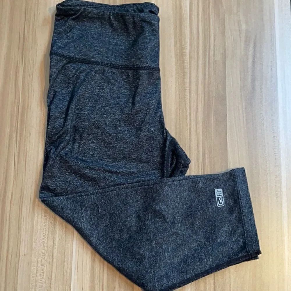 Jacques Moret Go Fit Capri athletic leggings. Size Small.
